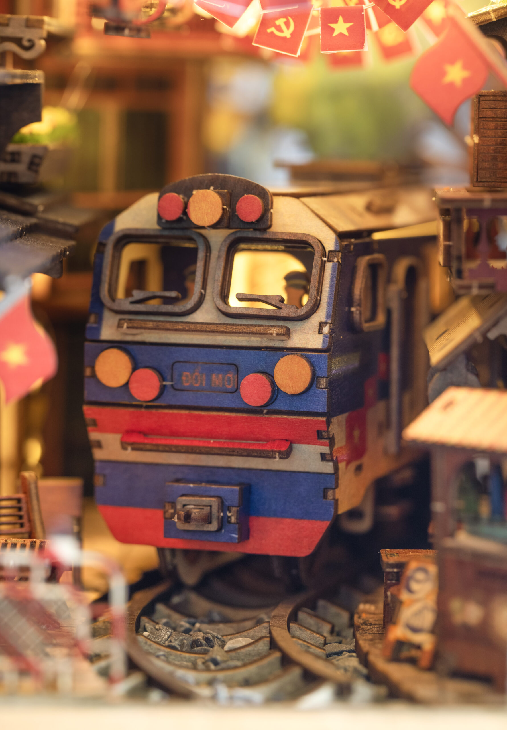 Train Street - Phố Đường Tàu | Tặng Búa + Keo - Hình ảnh 9