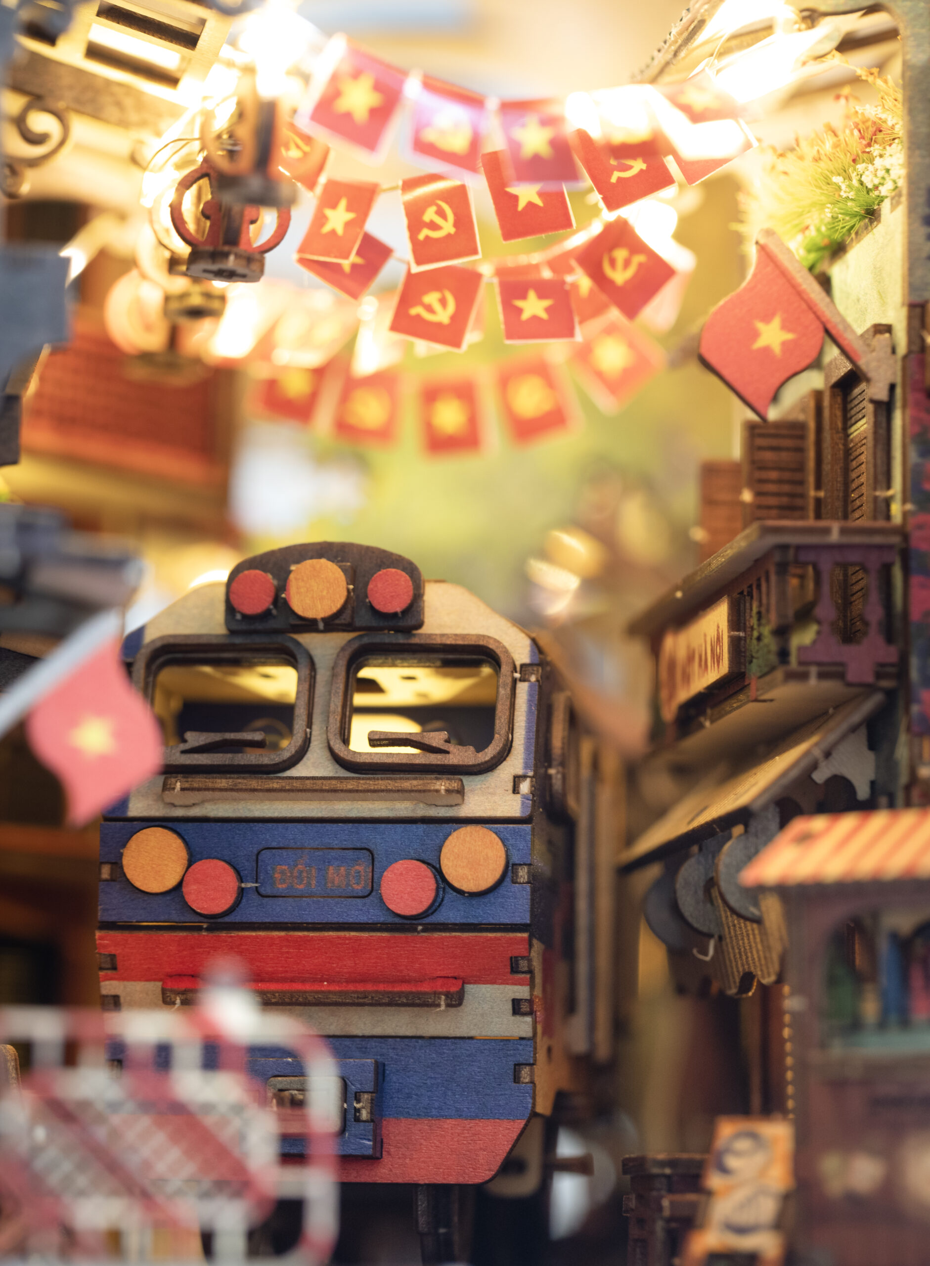 Train Street - Phố Đường Tàu | Tặng Búa + Keo - Hình ảnh 7