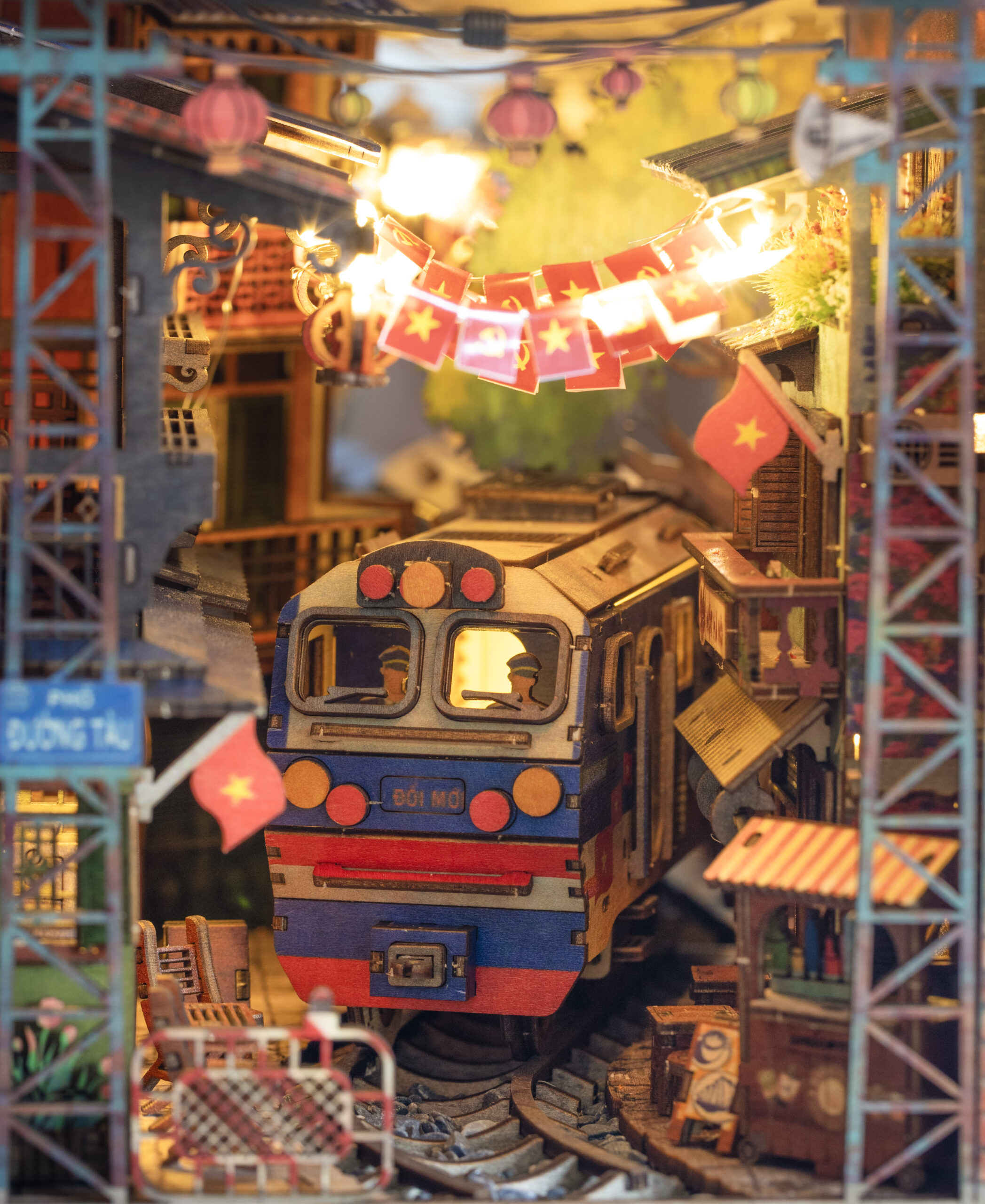 Train Street - Phố Đường Tàu | Tặng Búa + Keo - Hình ảnh 4